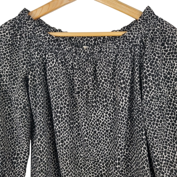 Michael Kors Black and White Patterned Blouse. MED. G0088 - Picture 2 of 9